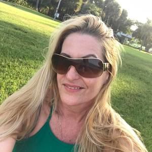 Meet your Posher, Iris